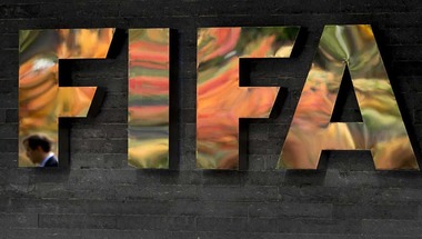 تقارير: الفيفا يقترب من سحب تنظيم مونديال 2022 من قطر