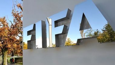 تقارير: الفيفا يقترب من سحب تنظيم مونديال 2022 من قطرتقارير: الفيفا يقترب من سحب تنظيم مونديال 2022 من قطر