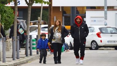 أخبار ميسي: نجم برشلونة يخطف الكاميرات مع زوجته وابنه -  سبورت 360 عربية