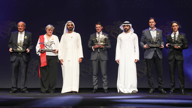نائب رئيس الدولة يكرّم الفائزين بجائزة محمد بن راشد للتميز في سباقات الخيل لعام 2017