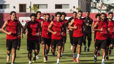 الأهلي يواصل تدريباته الجماعية استعدادا لطنطا في الدوري المصري