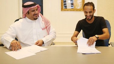 أخبار الهلال: عبدالله عطيف يجدد عقده مع الهلال -  سبورت 360 عربية