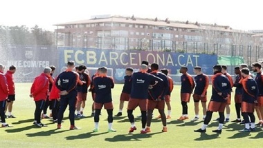 لوكاس دينييه يعود لتدريبات برشلونة