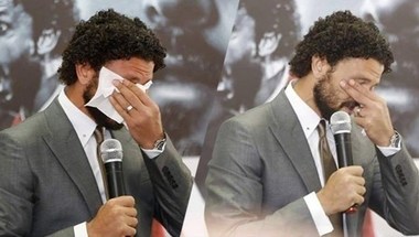 حسام غالي يبكي مع إعلان اعتزاله كرة القدم