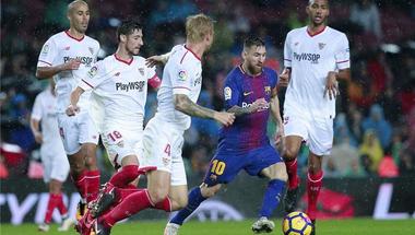 الإعلان عن موعد مباراة السوبر الإسباني بين برشلونة وإشبيلية 