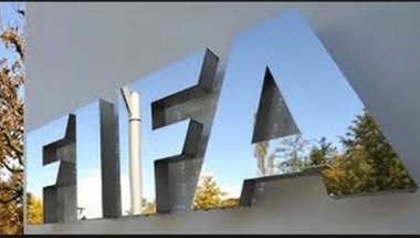 الفيفا يغرم اتحاد كرة القدم الروسي بسبب « هتافات عنصرية »