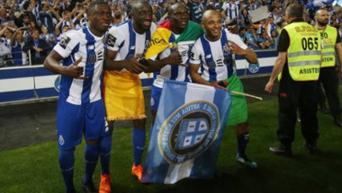 احتفال إفريقي بتتويج بورتو بلقب الدوري البرتغالي!