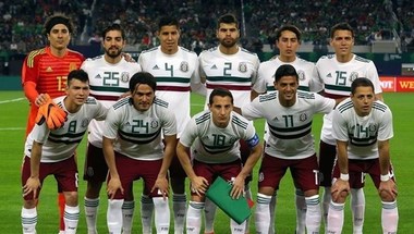 المكسيك تحلم بربع النهائي للمرة الأولى خارج ملعبها
