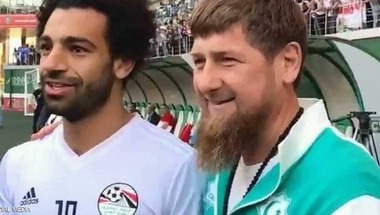 صلاح يغيب عن أول تمرين.. ورئيس الشيشان يحضره إلى الملعب