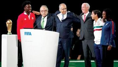 الملف المشترك للولايات المتحدة وكندا والمكسيك يفوز باستضافة كأس العالم 2026