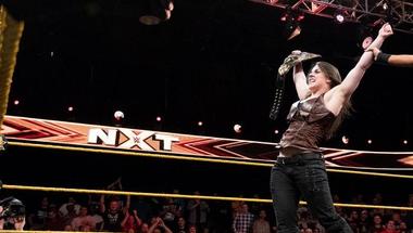 شاينا باسزلر تفوز على داكوتا كاي وتحتفظ ببطولة NXT للسيدات