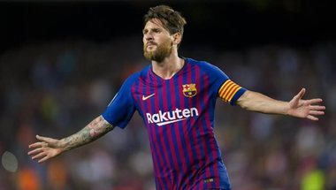 الدوري الإسباني| برشلونة يبدأ الدفاع عن الليجا بثلاثية ألافيس في ليلة تاريخية لميسي