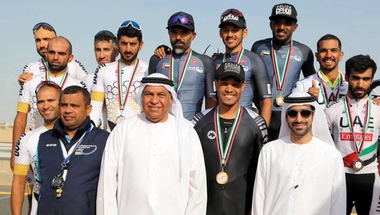 شرطة دبي تحصد ذهبية «الفرق» في سباق الحمرية للدراجات