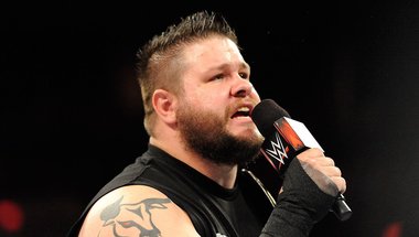 اتحاد WWE يخطط لعودة كيفن اوينز للحلبة مجدداً - في الحلبة