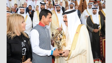 ملك البحرين يتوج أبطال مونديال «أم الإمارات» للفرسان المتدربين