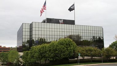 إنضمام إسم كبير إلي فريق WWE الإبداعي - في الحلبة