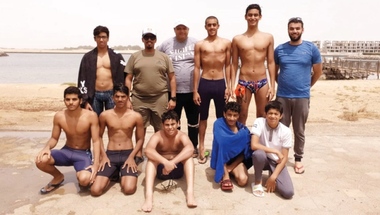 منتخب السباحة يغادر إلى الكويت