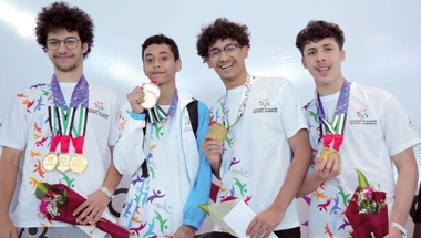 25 ميدالية تمنح «أبوظبي التعليمية» صدارة السباحة بـ «الأولمبياد المدرسي»