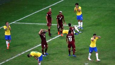إلغاء ثلاثة أهداف للبرازيل في مباراة مثيرة بكوبا أميركا