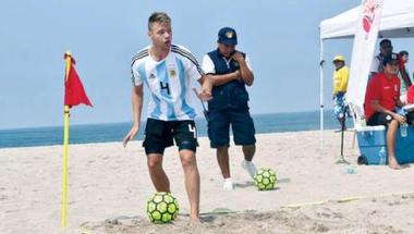 الأرجنتين تعلن عن تشكيلتها لخوض بطولة نيوم لكرة القدم الشاطئية