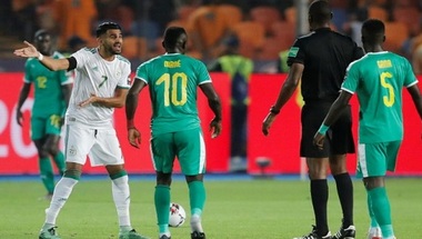اشتباكات بين لاعبى الجزائر والسنغال - صحيفة صدى الالكترونية