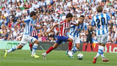بالفيديو.. أتلتيكو مدريد يسقط أمام ريال سوسيداد بثنائية في الليجا