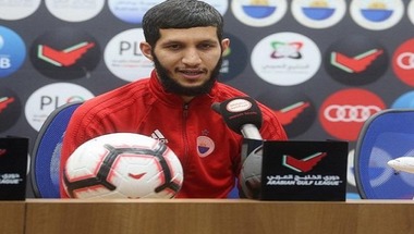 الحسن صالح لاعب الشارقة يرفض التعليق على طرده في السوبر الإماراتي